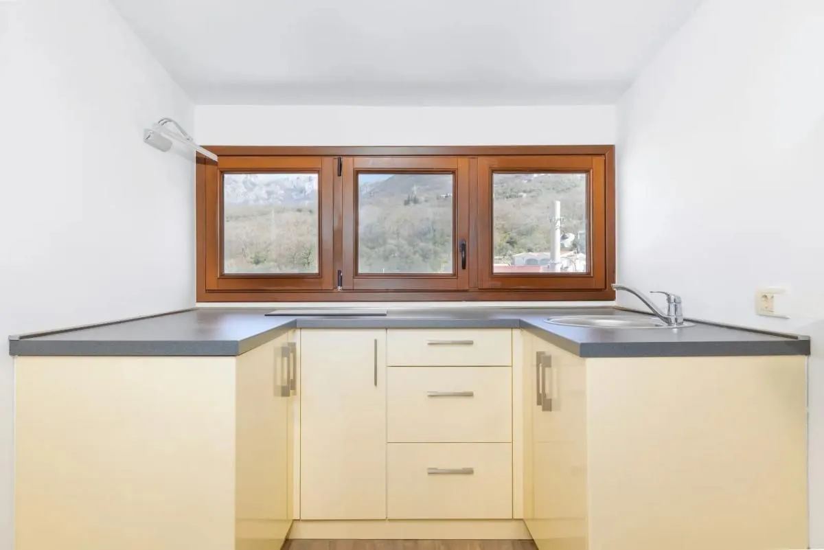Sale, house, 221m², Bjeliši, Bar