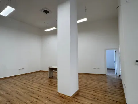 Rent, four bedroom apartment, 200m², Bečići, Budva - image 2