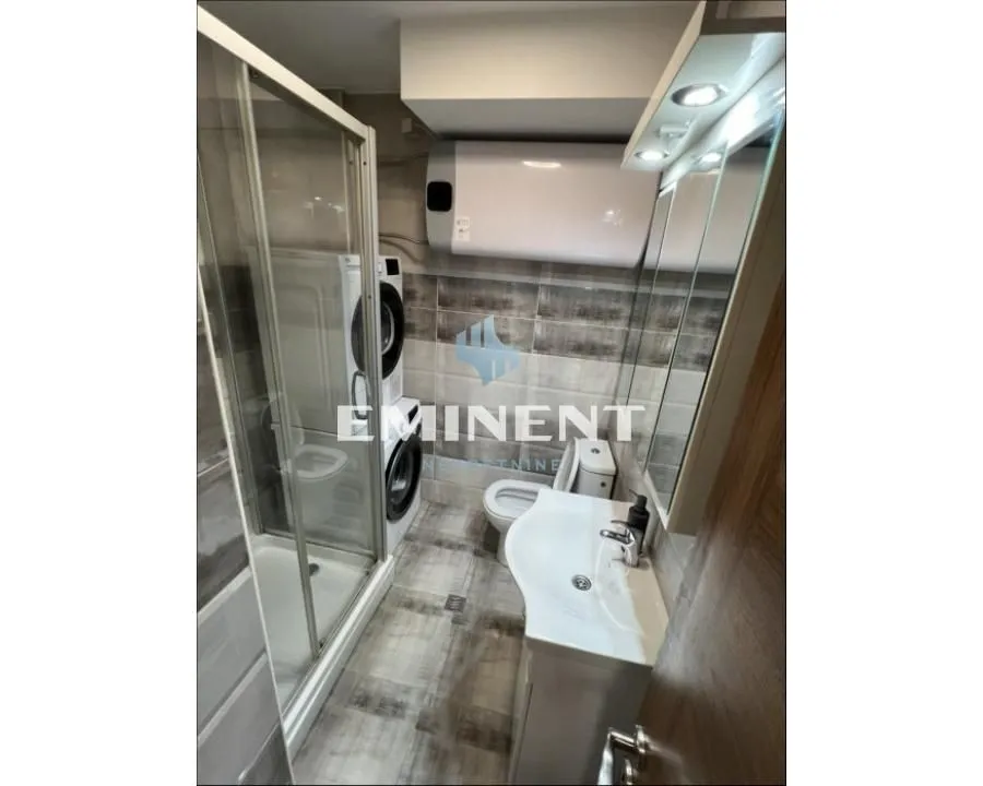 Izdavanje, četvorosoban stan, 75m², Novi Beograd Blok 38, Novi Beograd Sve Podlokacije