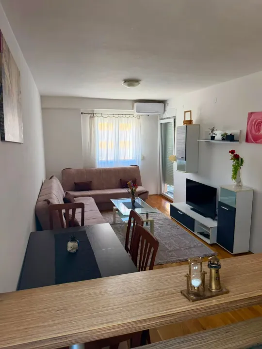 Rent, one bedroom apartment, 40m², Kod Big Fashion-a, Podgorica