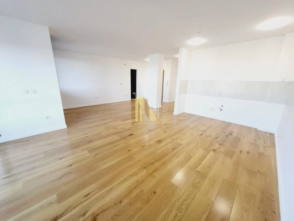 Prodaja, četvorosoban stan, 170m², Grbavica, Novi Sad Sve Podlokacije