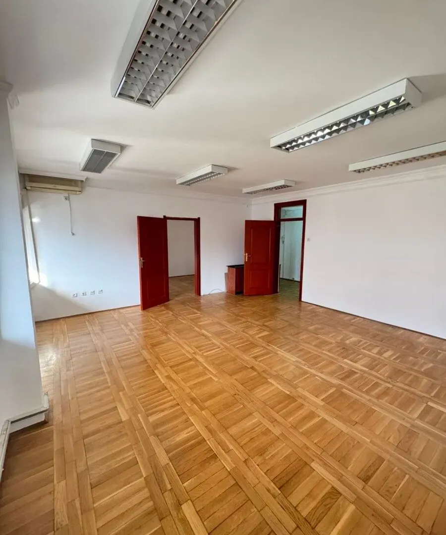 Izdavanje, poslovni prostor, 92m², Preko Morače, Podgorica