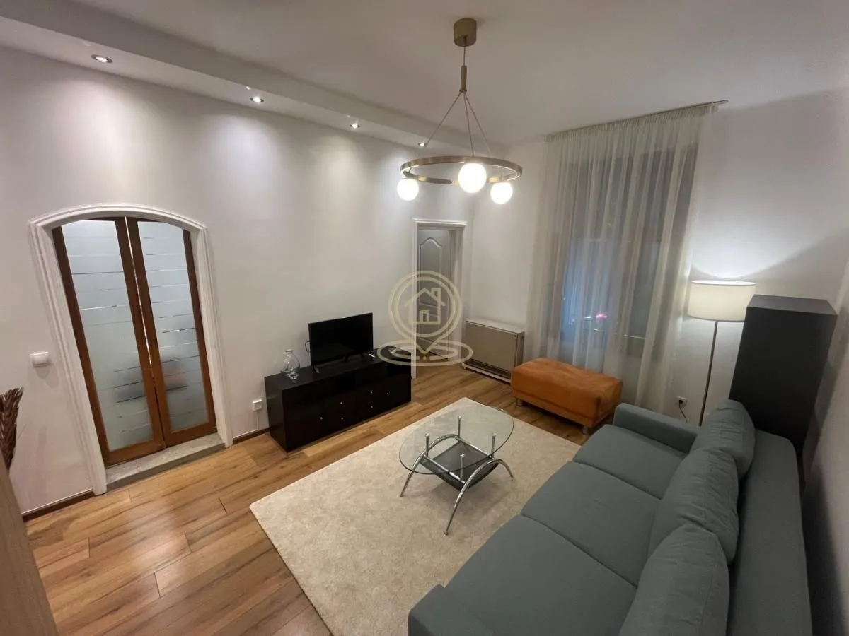 Izdavanje, dvosoban stan, 43m², Stari Grad, Beograd
