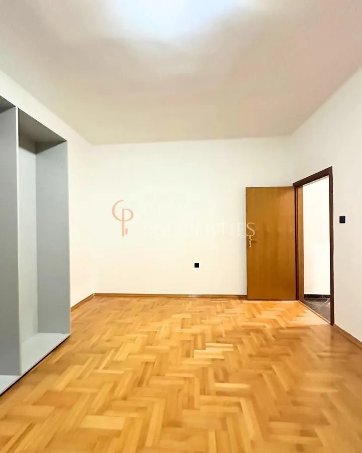 Izdavanje, poslovni prostor, 60m², Centar, Podgorica