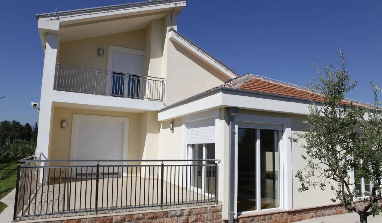 Rent, house, 250m², Donji Kokoti, Podgorica