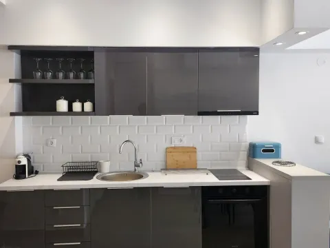 Izdavanje, garsonjera, 47m², Bečići, Budva - image 5