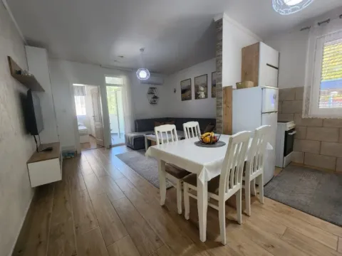 Prodaja, dvosoban stan, 48m², Sveta Vrača, Kotor