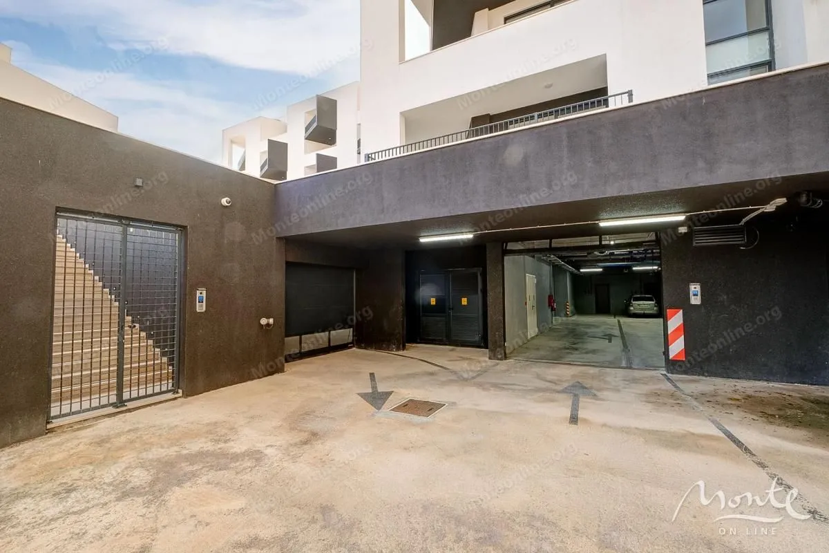 Prodaja, jednosoban stan, 67m², Bečići, Budva