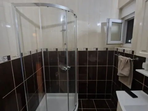 Rent, three bedroom apartment, 115m², Tološi, Podgorica - image 10