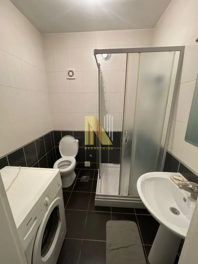 Izdavanje, jednosoban stan, 37m², Socijalno, Novi Sad Sve Podlokacije