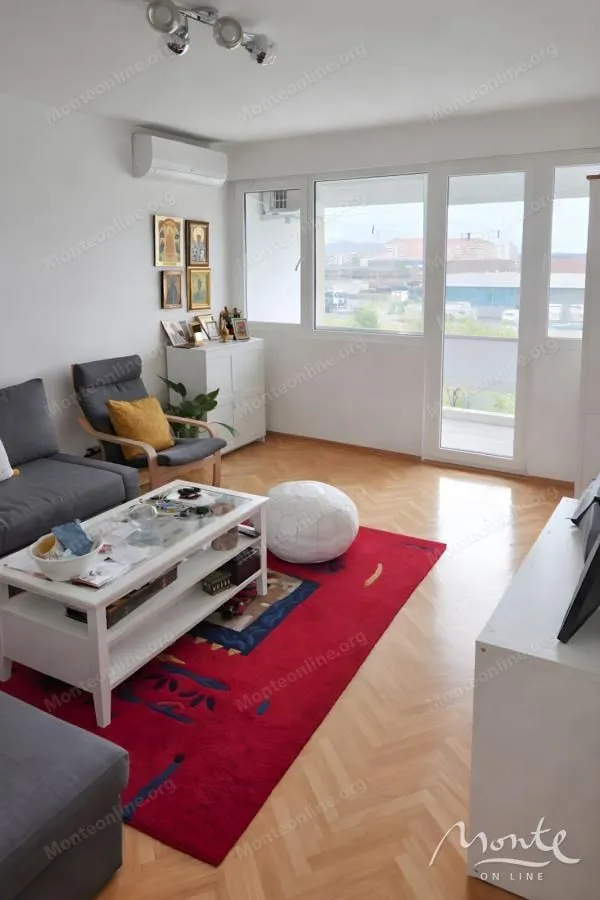 Prodaja, dvosoban stan, 75m², Baston, Podgorica