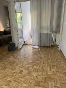 Dnevna soba sa parketom i izlazom na terasu. - image 11