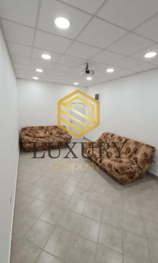 Izdavanje, poslovni prostor, 90m², Stari Aerodrom, Podgorica