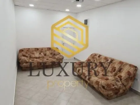 Rent, office space, 90m², Stari Aerodrom, Podgorica - image 11