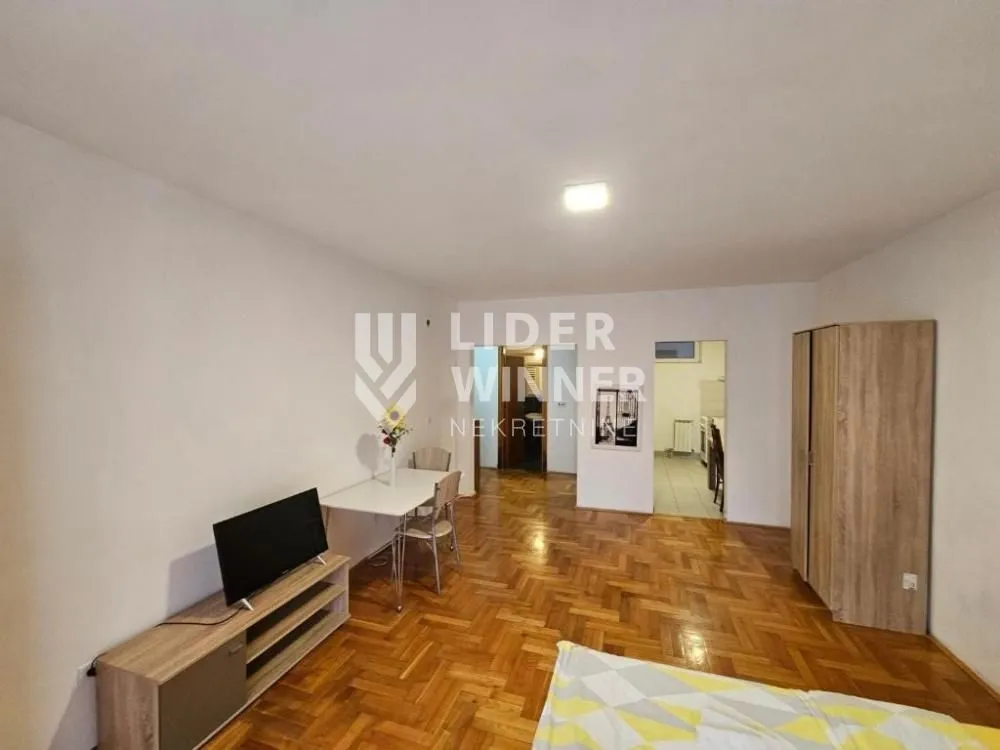 Rent, two bedroom apartment, 68m², Đeram Pijaca, Beograd