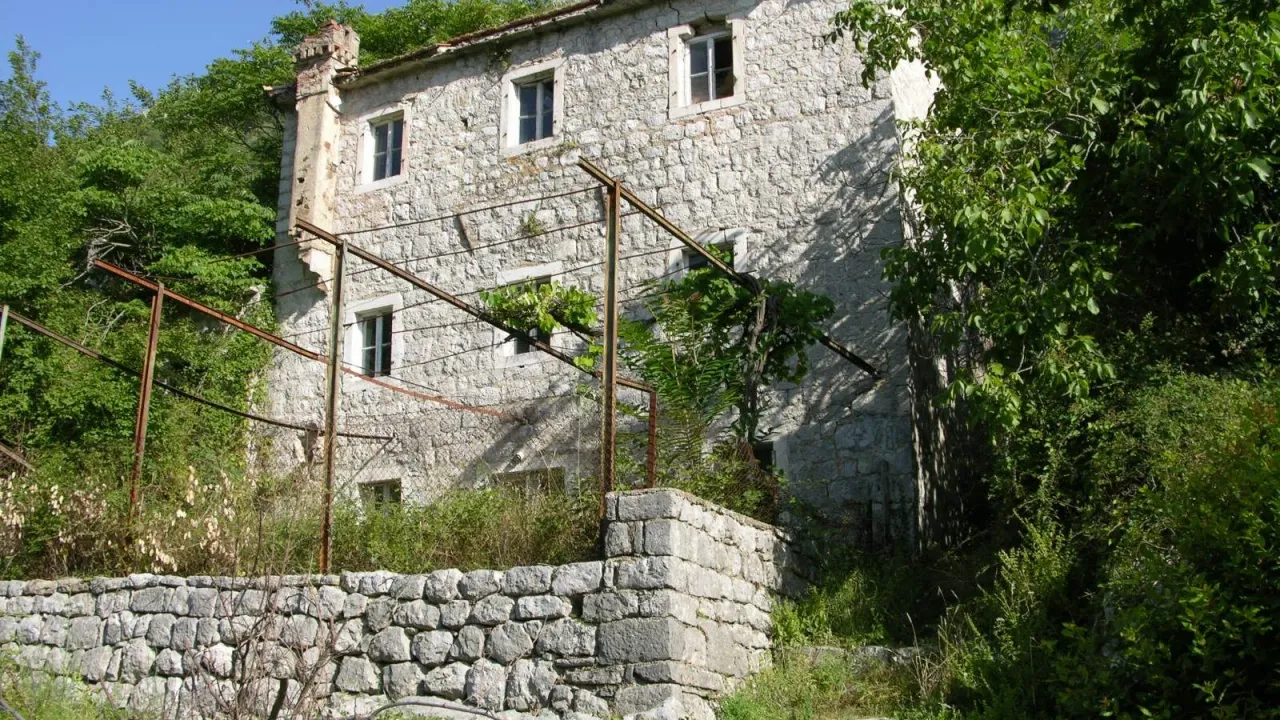 Sale, house, 350m², Morinj, Kotor