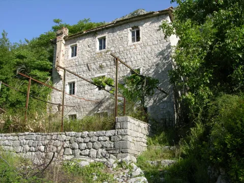 Sale, house, 350m², Morinj, Kotor - image 1