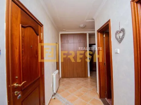 Izdavanje, dvosoban stan, 100m², Centar, Podgorica - image 14