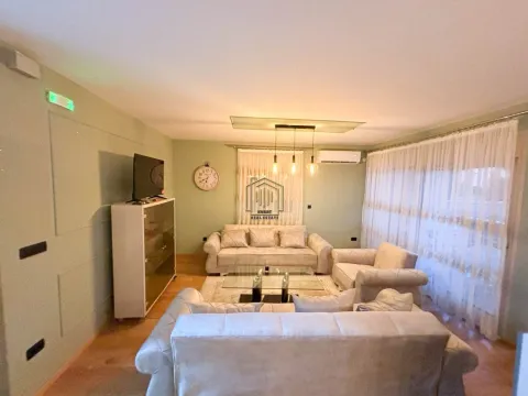 Izdavanje, dvosoban stan, 100m², Donja Gorica, Podgorica