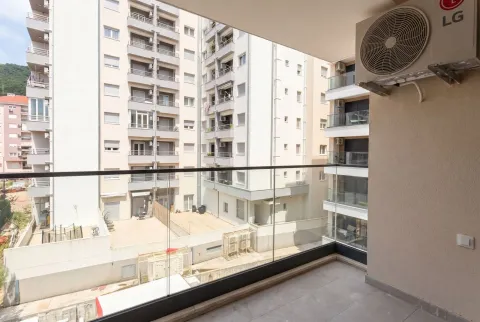 Prodaja, dvosoban stan, 52m², Budva, Crna Gora - image 10