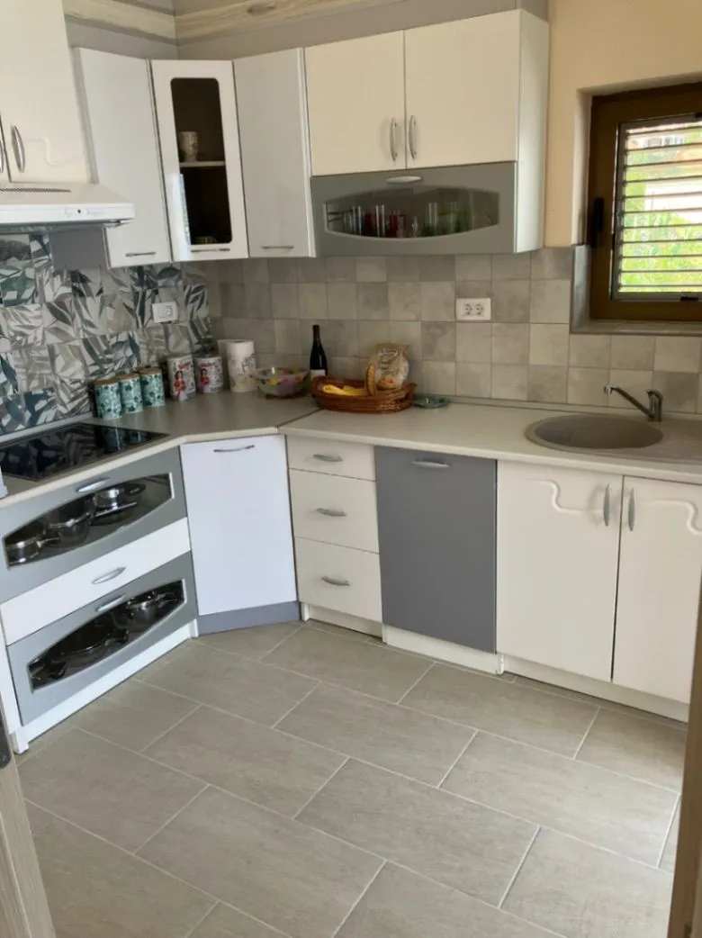Rent, three bedroom apartment, 90m², Prčanj, Kotor