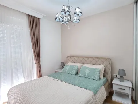 Rent, one bedroom apartment, 49m², Budva, Crna Gora - image 7