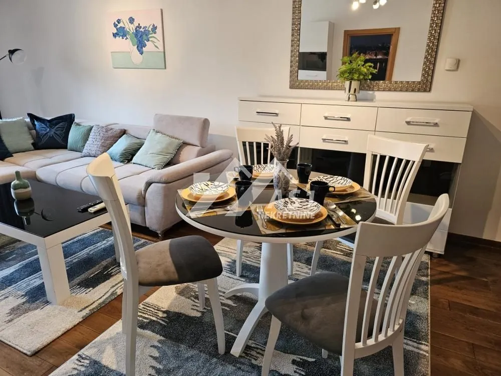 Izdavanje, dvosoban stan, 52m², Novi Sad Sve Podlokacije, Novi Sad