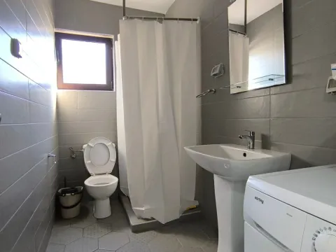 Izdavanje, jednosoban stan, 40m², Dalmatinska ulica, Podgorica - image 7