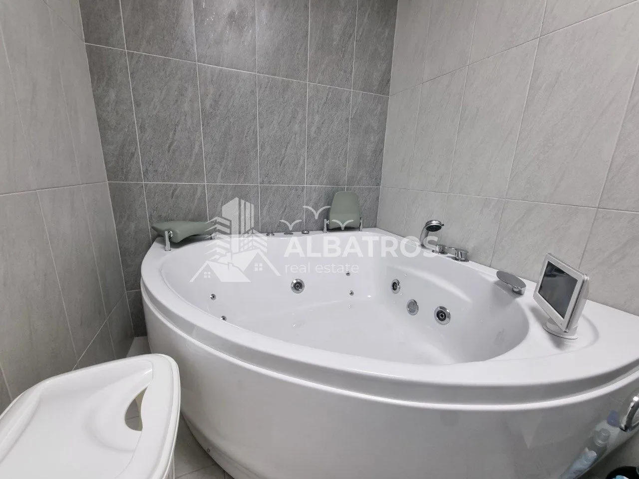 Sale, three bedroom apartment, 95m², Budva, Crna Gora