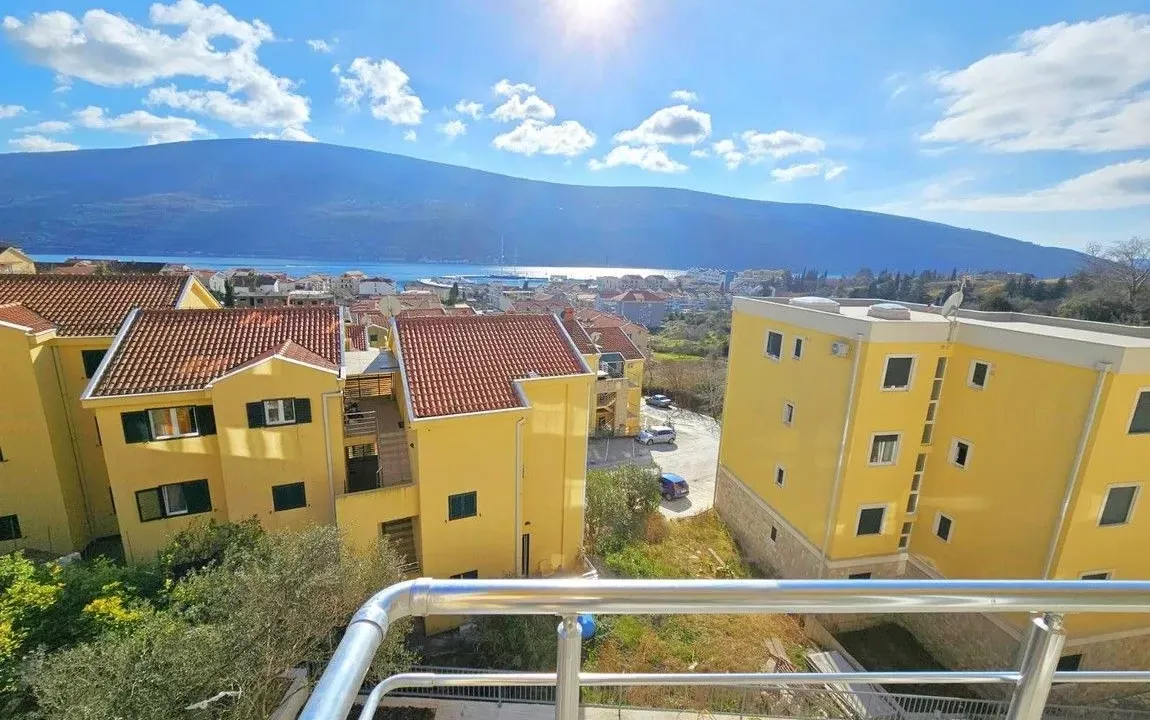 Prodaja, dvosoban stan, 70m², Đenovići, Herceg Novi