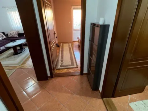 Izdavanje, jednosoban stan, 50m², Centar, Bar - image 4