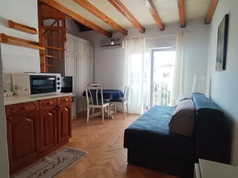 Izdavanje, garsonjera, 30m², Kalenić Pijaca, Vračar Sve Podlokacije - image 2