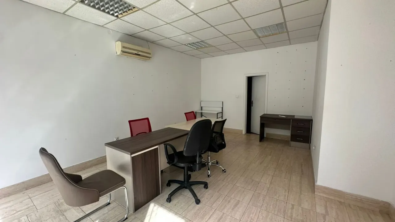 Izdavanje, poslovni prostor, 28m², Centar, Budva