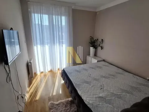 Izdavanje, trosoban stan, 70m², Novi Sad, Srbija - image 6