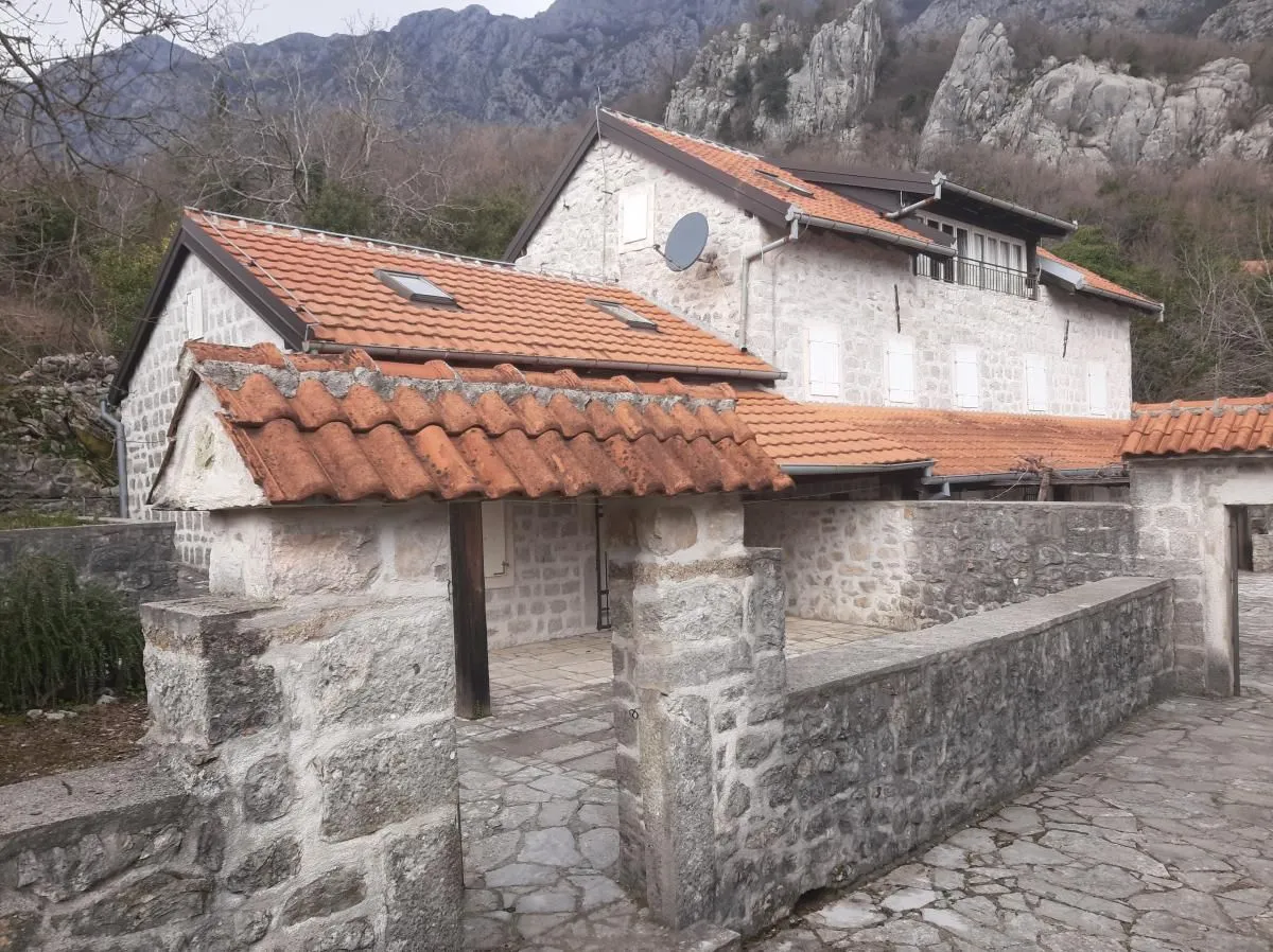 Prodaja, kuća, 260m², Morinj, Kotor