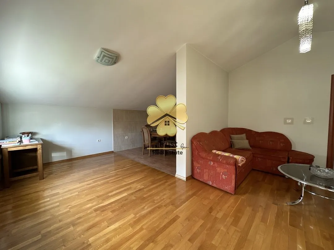 Sale, house, 356m², Tološi, Podgorica