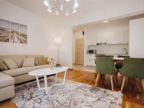 Rent, one bedroom apartment, 46m², Bečići, Budva - image 2