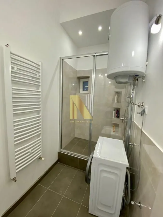 Prodaja, kuća, 199m², Socijalno, Novi Sad Sve Podlokacije