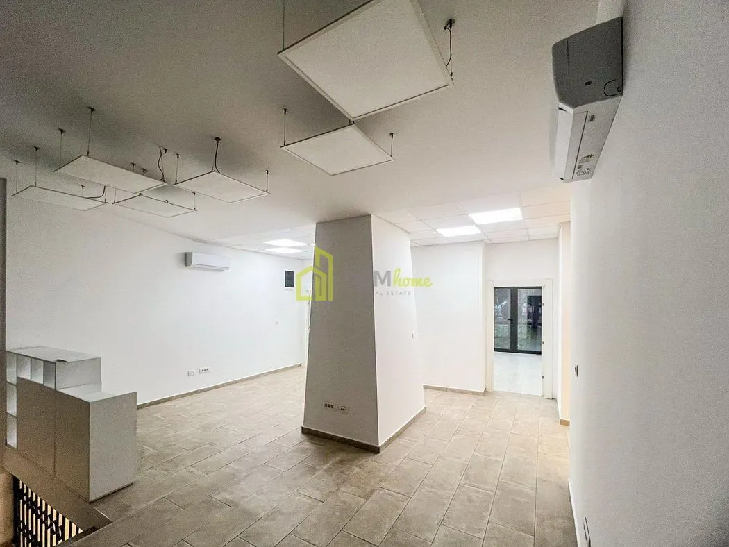 Rent, office space, 294m², Blok 5, Podgorica