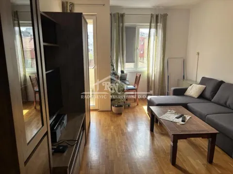 Izdavanje, jednosoban stan, 38m², Južni Bulevar, Vračar Sve Podlokacije