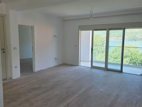 Prodaja, dvosoban stan, 85m², Stoliv, Kotor - image 5
