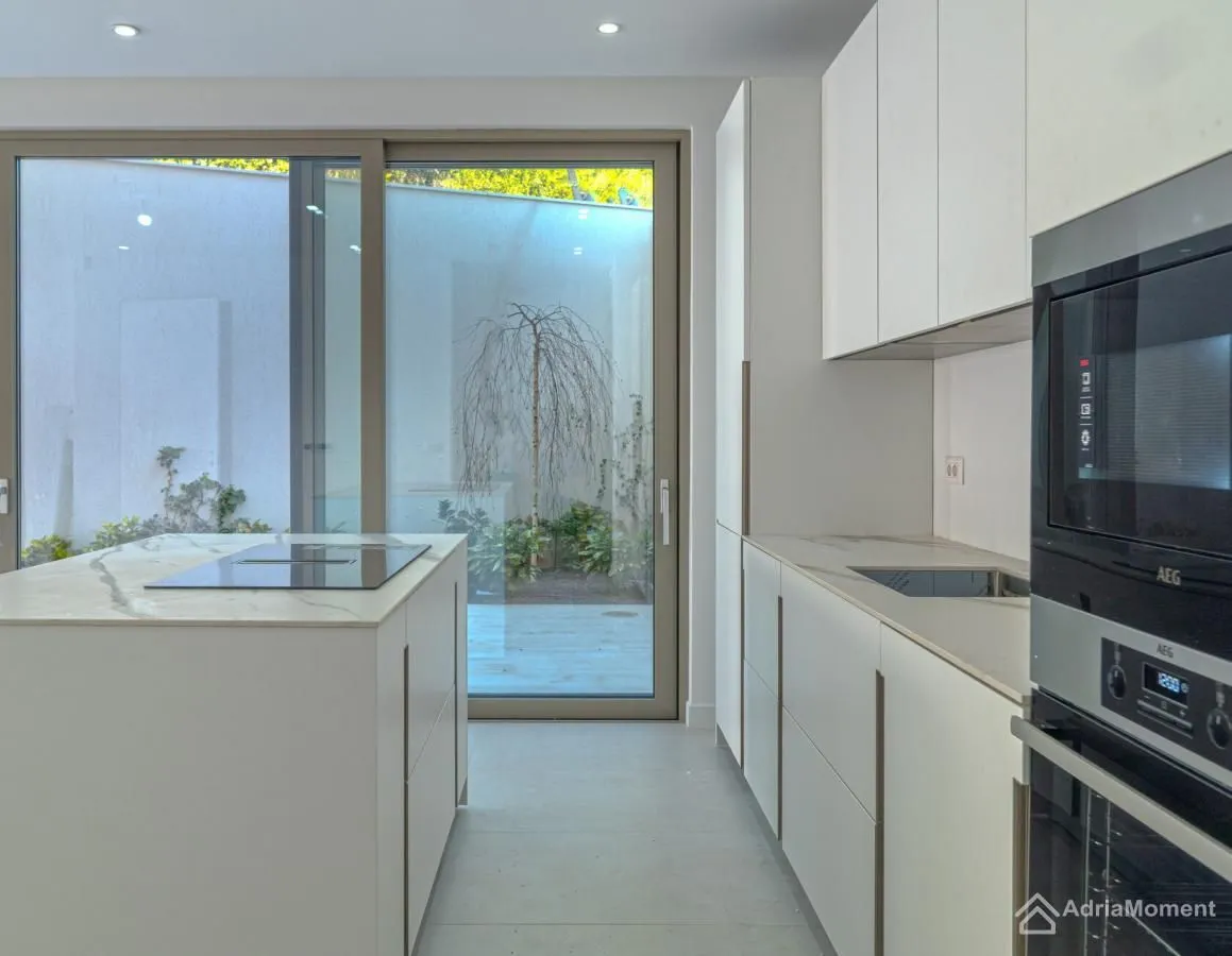 Sale, house, 236m², Donja Lastva, Tivat