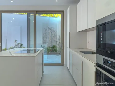 Prodaja, kuća, 236m², Donja Lastva, Tivat - image 11