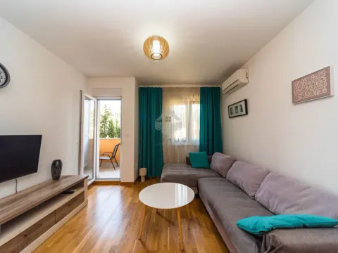 Izdavanje, jednosoban stan, 44m², City Kej, Podgorica - image 2