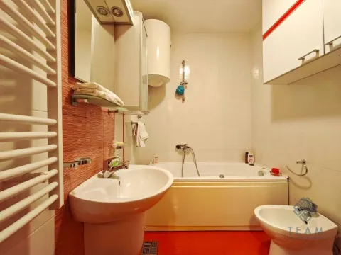 Izdavanje, trosoban stan, 115m², Stari Aerodrom, Podgorica - image 14