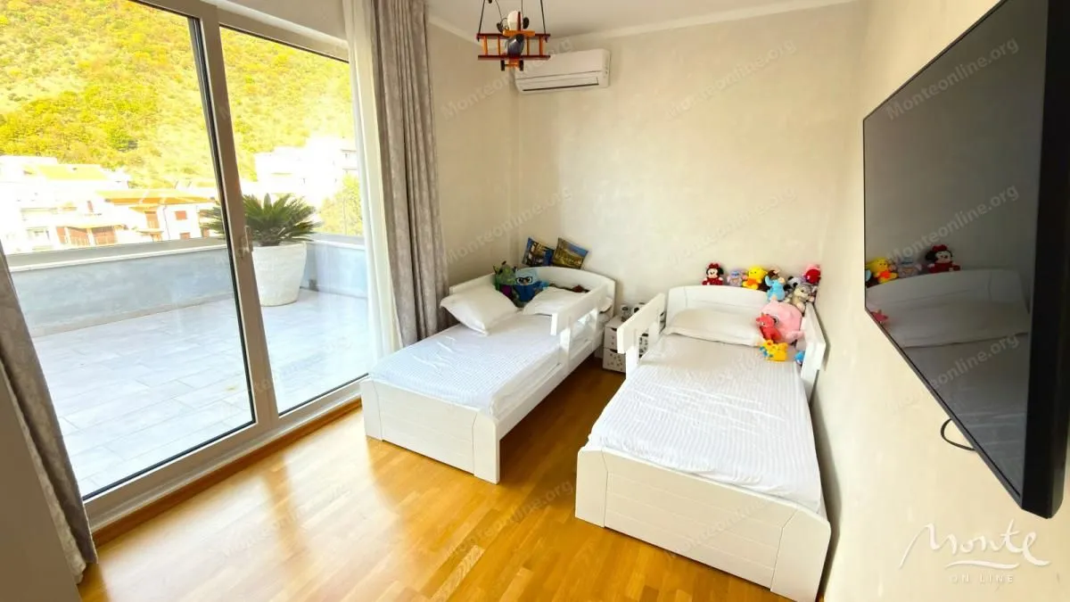 Sale, three bedroom apartment, 104m², Bečići, Budva