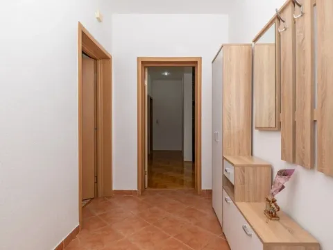 Prodaja, kuća, 258m², Pod Goricom, Podgorica - image 4