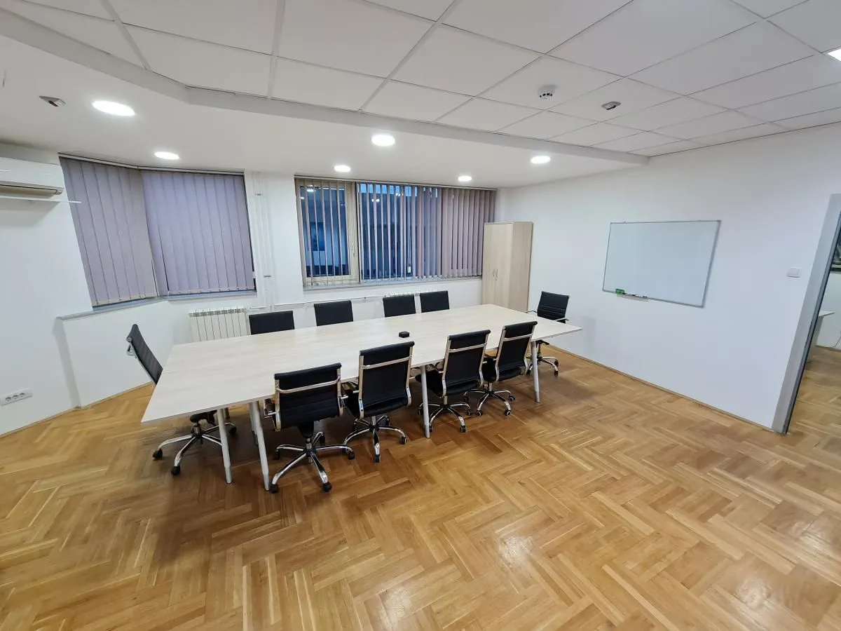 Rent, office space, 650m², Slavija, Vračar Sve Podlokacije