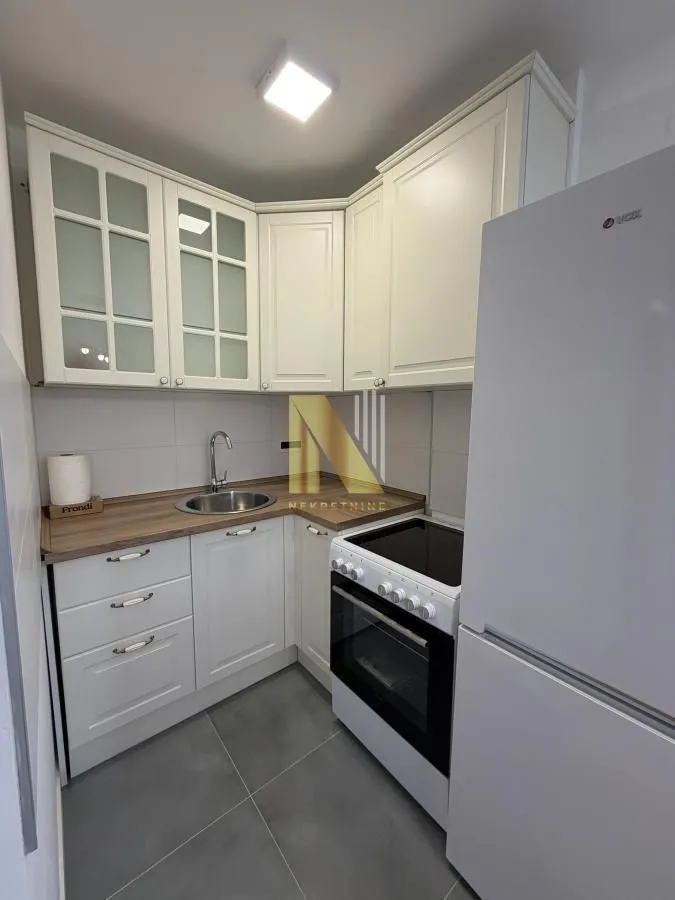 Izdavanje, jednosoban stan, 40m², Bulevar Evrope, Novi Sad Sve Podlokacije