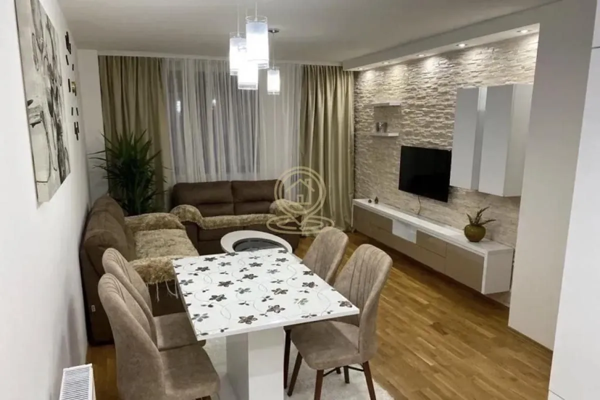 Prodaja, trosoban stan, 67m², Medijana, Niš